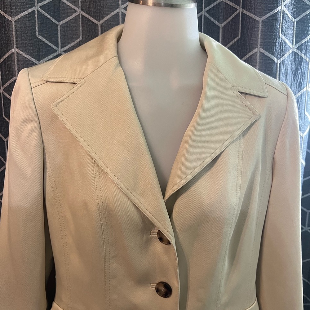 Ann Taylor - Picture 10 of 12